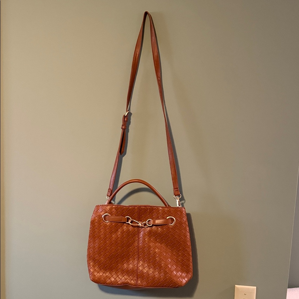 Elegant Brown Woven Leather Shoulder Bag